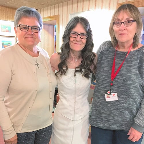 Hospice Employees Help Couple Celebrate Their 25th Wedding Anniversary